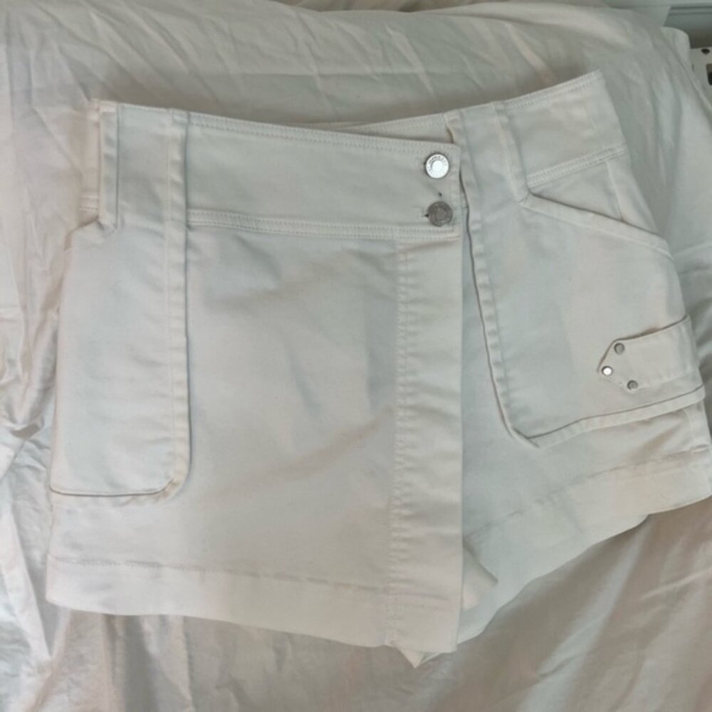 Derek Lam Skort - White Size 8 - Great Condition! levels up any basic top.